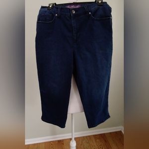 2/$15 Gloria Vanderbilt Amanda Denim Capris